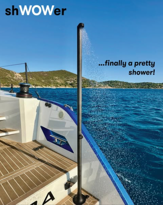 Doccia nautica di design WOW Shower in carbonio per barche e yacht
